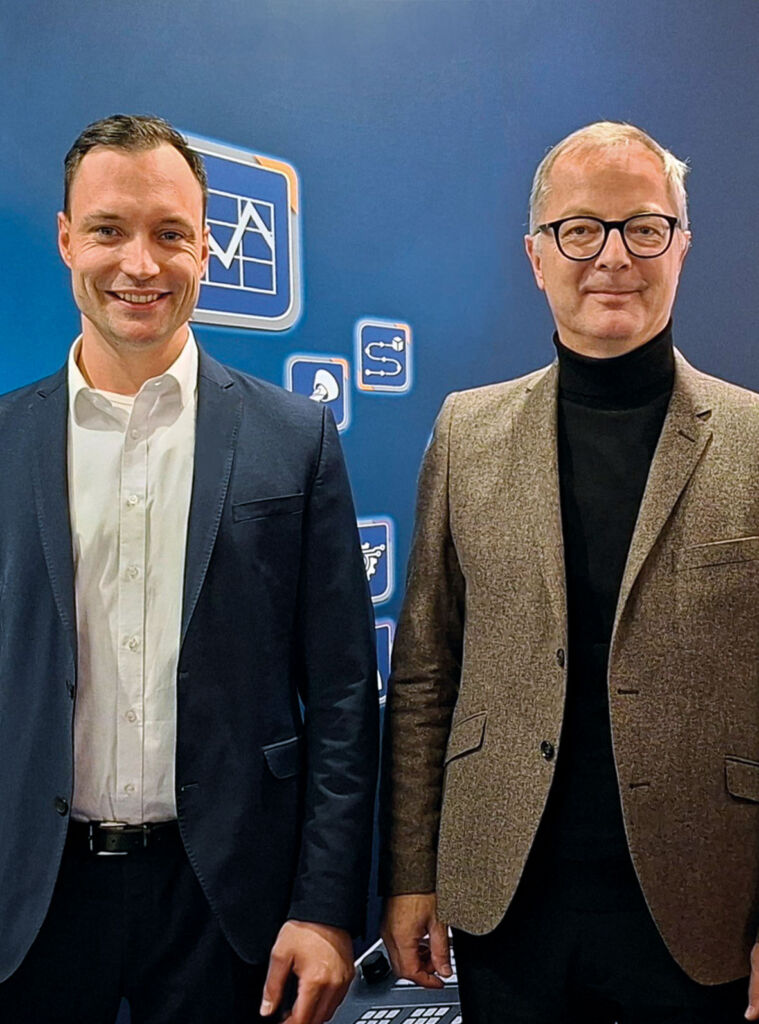 Grob-Werke und Coscom mit Partnerschaft im Tool-Management 1 Benedikt Gundling (l), Produktmanager Digitale Produkte bei Grob, und Christian Erlinger (r.), Geschäftsführer bei Coscom.