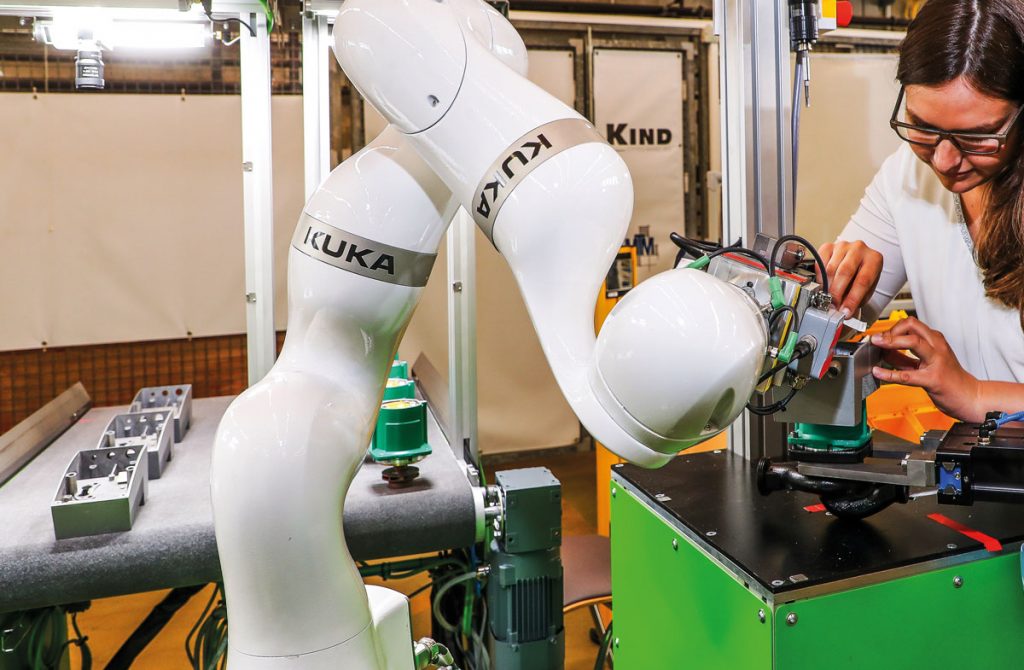 MRK-Roboter im Montagesystem integriert