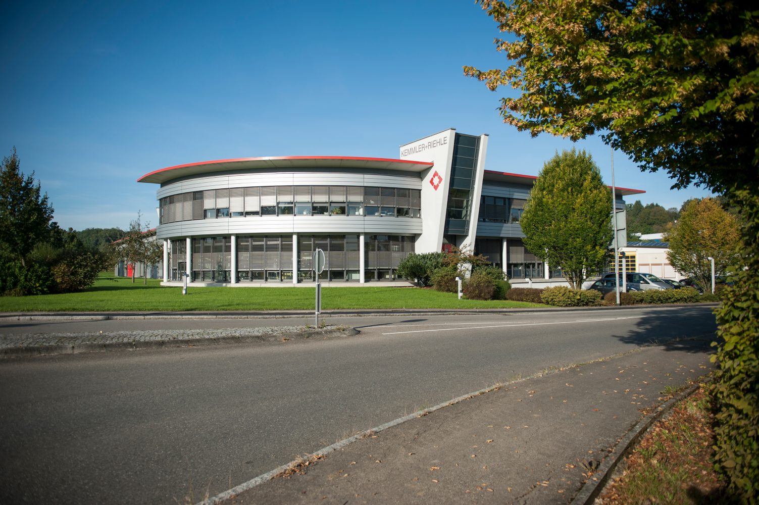 Firmenzentrale in Reutlingen (Bild: Kemmler + Riehle GmbH & Co. KG)